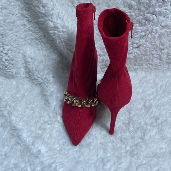 Nine West Red textile suede ankle Boots metallic gold tone chain accent SZ7.5 - Picture 10 of 12